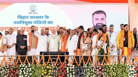 बिहार: सम्राट चौधरी कैबिनेट का मेगा विस्तार: नीतीश के बेटे निशांत बने मंत्री, 32 नेताओं ने ली शपथ