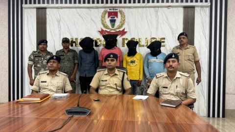 धनबाद में ‘प्रिंस खान’ का डर बना धंधा! Asarfi Hospital के संचालक से 1 करोड़ की रंगदारी मांगने वाले चार गिरफ्तार