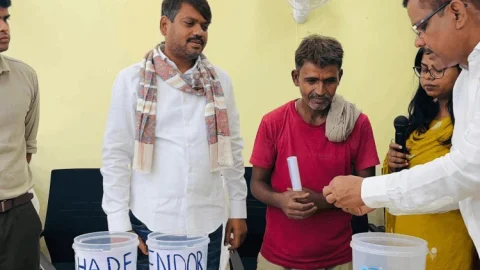 धनबाद में फुटपाथ पर अब नहीं लगेगी दुकान! 177 दुकानदारों की शिफ्टिंग शुरू, ट्रैफिक जाम से मिलेगी राहत