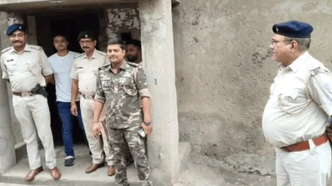 धनबाद: गैगस्टर प्रिंस खान पर शिकंजा,वासेपुर के घर की कुर्की-जप्ती, पाकिस्तान में छिपे होने का दावा