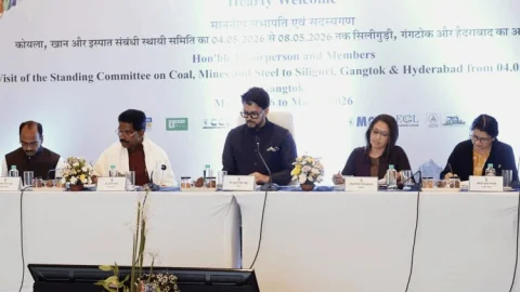 धनबाद में BCCL की खदानों से संगठित कोयला लूट! अरबों के नुकसान, संसद की स्थायी समिति ने मांगा एक्शन प्लान