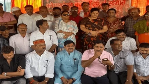 केंदुआडीह भू-धंसान कांड: धनबाद-बोकारो रोड बंद, सड़क खुलवाने 24 घंटे के अनशन पर बैठे विधायक राज सिन्हा