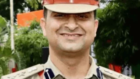 झारखंड के IPS सुरेंद्र कुमार झा को केंद्र में बड़ी जिम्मेदारी, BSF में बने DIG