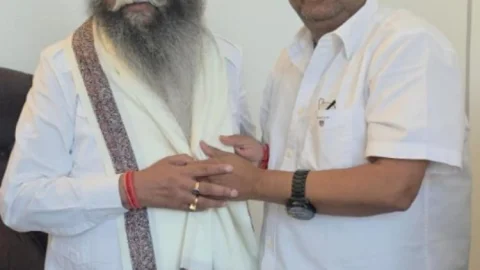 धनबाद पहुंचे करणी सेना प्रमुख सूरजपाल सिंह अम्मू, उदय प्रताप सिंह को जल्द बड़ी जिम्मेदारी के संकेत