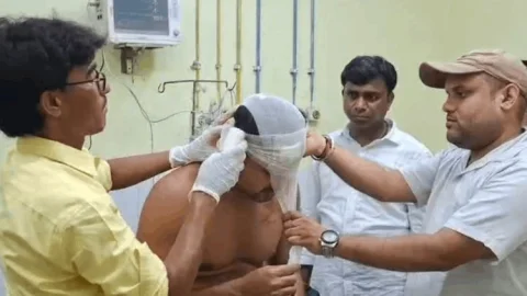 धनबाद में कोयला सिंडिकेट की खूनी जंग! AJSU-राम रहीम समर्थकों में भिड़ंत, ताबड़तोड़ फायरिंग से दहला बांसजोड़ा
