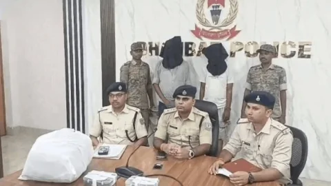 धनबाद रेलवे यार्ड में ‘गांजा एक्सप्रेस’ का भंडाफोड़! ट्रेन से हो रही थी तस्करी, RPF-पुलिस ने दबोचे दो आरोपी