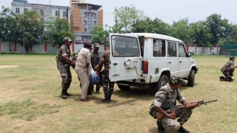 बकरीद पर धनबाद पुलिस का ‘ऑपरेशन अलर्ट’! आंसू गैस, वाटर कैनन और लाठीचार्ज का हुआ लाइव अभ्यास