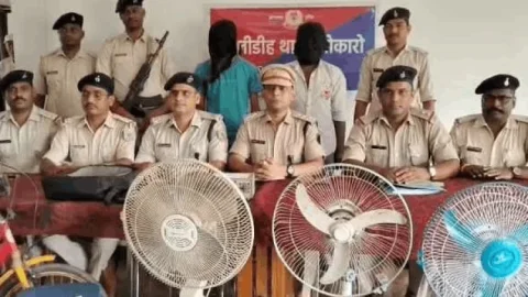 बोकारो में चोरी का 12 घंटे में खुलासा: रेलवे क्वार्टर से सामान उड़ाने वाले दो शातिर गिरफ्तार, सामान बरामद