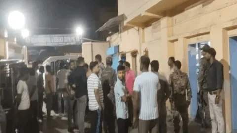 धनबाद में अवैध कोयला कारोबार पर खूनी गैंगवार! वर्चस्व की लड़ाई में ताबड़तोड़ फायरिंग, तीन को लगी गोली
