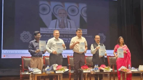 IIT ISM में STEM की उड़ान: BCCL की पहल से 550 सरकारी स्कूलों के बच्चों ने देखा टेक्नोलॉजी का भविष्य