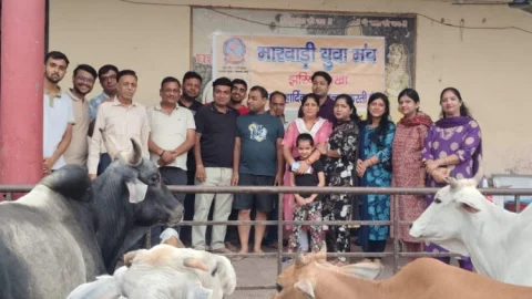 धनबाद: गो सेवा और सेवा भाव का संदेश, मारवाड़ी युवा मंच झरिया शाखा ने गोशाला में किया पुण्य कार्य