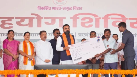 बिहार:“पिता, पुत्र और पत्नी के लिए अलग सरकारी आवास नहीं चलेगा…” CM सम्राट चौधरी का लालू परिवार पर बड़ा हमला