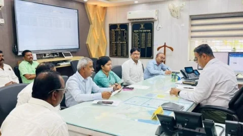 झरिया की जनसमस्याओं पर विधायक रागिनी सिंह का रेलवे पर दबाव, 16 गांवों के मुद्दे लेकर पहुंचीं डीआरएम के पास
