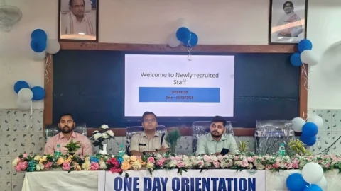 धनबाद में 120 नए स्वास्थ्यकर्मियों की एंट्री, DC बोले- ABCD नीति अपनाएं, तभी बनेगा बेहतर स्वास्थ्य सिस्टम