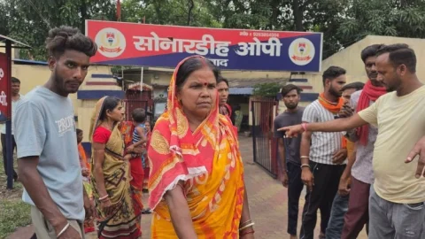 धनबाद में पानी पर बवाल: दो गांवों में चली गोलियां, हुआ पथराव; पुलिस वाहन का शीशा टूटा, इलाके में तनाव