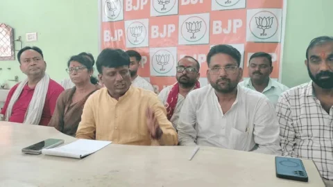 धनबाद में सरकार और प्रशासन के संरक्षण में हो रहा है कोयला चोरी व अवैध खनन: शत्रुघ्न महतो