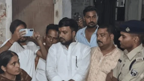 बिहार: "अंधेरे में भरत तिवारी के घर पहुंचे भोजपुर एसपी राज, मां-बाप बोले- इस बार न्याय चाहिए, धोखा नहीं"