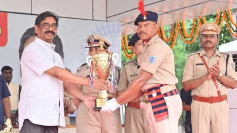 झारखंड: रांची में गूंजी कदमताल, 440 नए पुलिस अफसर और जवान बने झारखंड की नई सुरक्षा ढाल