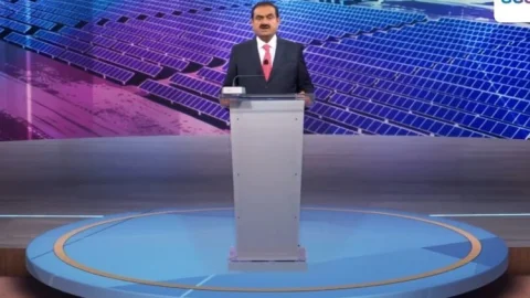 "गौतम अदाणी का 'सक्सेस मंत्र': अगले 10 साल की सफलता के लिए 3 फॉर्मूले, कर्मचारियों को समय पर वेतन और सम्मान की गारंटी"