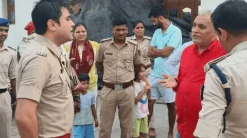 बिहार: मोकामा में गैंगस्टर सोनू-मोनू गैंग पर पुलिस का शिकंजा, पिता प्रमोद सिंह गिरफ्तार