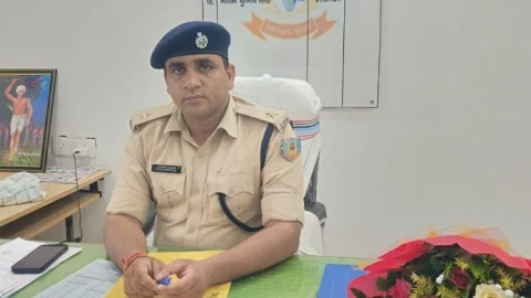बोकारो: बालीडीह थाना को मिले नए ‘पीपुल्स फ्रेंडली’ थानेदार, इंस्पेक्टर जीतेंद्र कुमार ने संभाली कमान