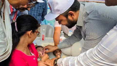 धनबाद में सदर अस्पताल से शुरू हुआ पल्स पोलियो अभियान,4.24 लाख बच्चों को मिलेगी जीवनरक्षक खुराक