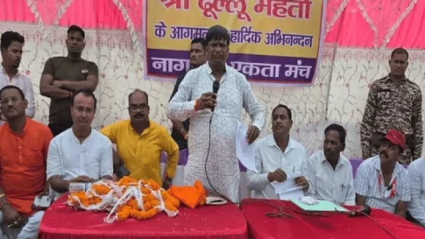 झरिया में कोयला चोरी और रंगदारी पर भड़के सांसद ढुलू महतो, बोले- गरीबों के हक की लड़ाई में जेल जाने को भी तैयार