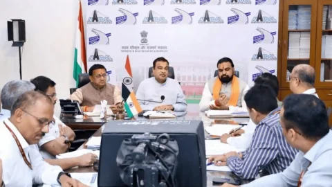 बिहार को नितिन गडकरी का मेगा गिफ्ट! पटना-पूर्णिया एक्सप्रेसवे समेत करोड़ों की सड़क परियोजनाओं को मंजूरी