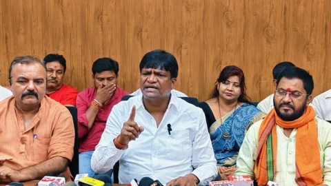 “जिसका बेटा नहीं, वह बेटे का दर्द क्या जाने…”: सांसद ढुल्लू महतो ने विधायक अरूप चटर्जी पर लगाए गंभीर आरोप