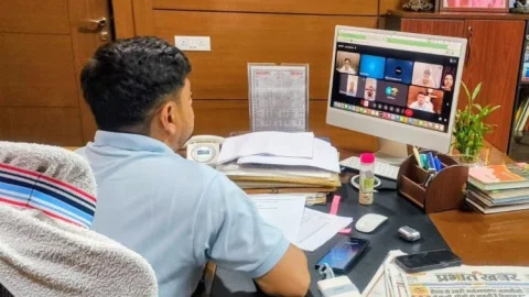 मतदाता सूची पुनरीक्षण में धनबाद प्रशासन की सख्ती, हर घर तक पहुंचेगा एन्यूमरेशन फॉर्म