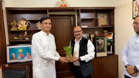 कोयला चोरी और अवैध खनन पर सख्ती की तैयारी, BCCL CMD ने गृह राज्य मंत्री नित्यानंद राय से की मुलाकात