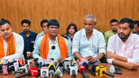 दुबई से बैठकर धनबाद को धमका रहा प्रिंस खान, अब सांसद ढुलू महतो को मिली जान से मारने की धमकी