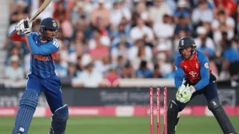 IND vs ENG 3rd T20I: इंग्लैंड के सामने बिखरी टीम इंडिया, 76 रन पर ऑलआउट; 125 रन से मिली सबसे बड़ी हार
