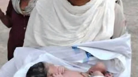 धनबाद स्टेशन पर गूंजी किलकारी: आरपीएफ महिला आरक्षी की सूझबूझ से प्लेटफॉर्म पर सुरक्षित हुआ बेटे का जन्म