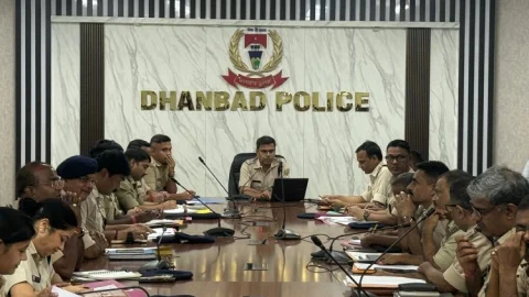 धनबाद में अपराधियों पर पुलिस का बड़ा प्रहार, 30% घटी क्राइम रेट; जून माह में 574 वारंट तामील