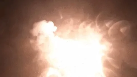 होर्मुज में ईरान का मिसाइल हमला, भारतीय की मौत; अमेरिका ने 5 घंटे बरसाए बम, ट्रम्प बोले- स्ट्रेट पर रहेगा हमारा कंट्रोल