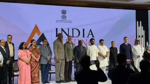 भारत का कोयला उत्पादन लगातार दूसरे साल 1 अरब टन पार, नवंबर में दिल्ली बनेगी दुनिया के खनन उद्योग की राजधानी