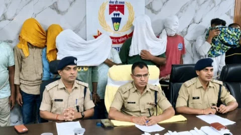 बोकारो में साइबर ठगों पर पुलिस का बड़ा एक्शन, 9 गिरफ्तार; बिहार से संचालित हो रहा था पूरा नेटवर्क