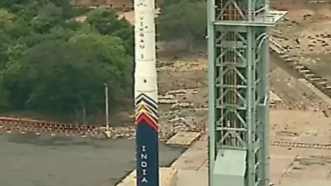 भारत ने रचा अंतरिक्ष में नया इतिहास, ISRO छोड़ने वाले दो दोस्तों की कंपनी ने लॉन्च किया पहला प्राइवेट ऑर्बिटल रॉकेट