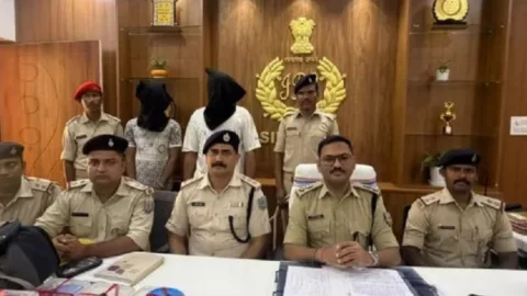 30 लाख की चोरी का राज खुला! सिमडेगा पुलिस ने दबोचा अंतरराज्यीय चोर गैंग, लाखों के जेवर-नकदी बरामद