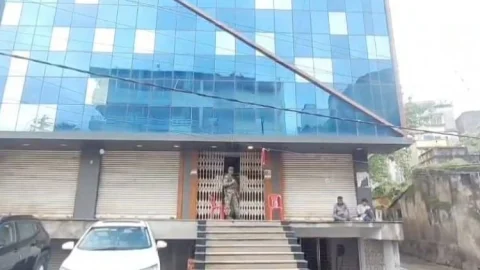 धनबाद में ED का सबसे बड़ा एक्शन: 25 ठिकानों पर रेड, ₹100 करोड़ की संपत्ति फ्रीज, कोयला सिंडिकेट में हड़कंप