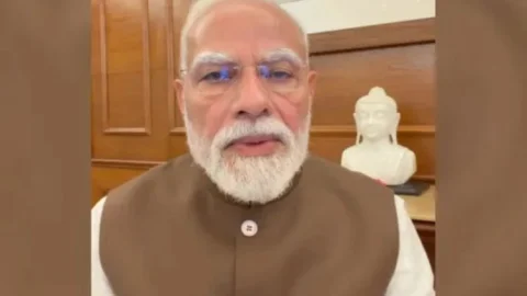 PM मोदी का पेपर लीक माफियाओं को अल्टीमेटम: बच्चों के भविष्य से खिलवाड़ किया तो 10 साल तक जेल तय!
