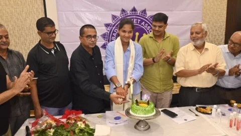 धनबाद की बेटी अनंदिता किशोर का डीसीए ने किया भव्य सम्मान, बोलीं- 'आज मैं जो भी हूं, डीसीए की बदौलत हूं'