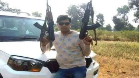झारखंड का खूंखार गैंगस्टर सुजीत सिन्हा एनकाउंटर में ढेर, धनबाद जेल शिफ्टिंग के दौरान भागने की कोशिश पड़ी भारी