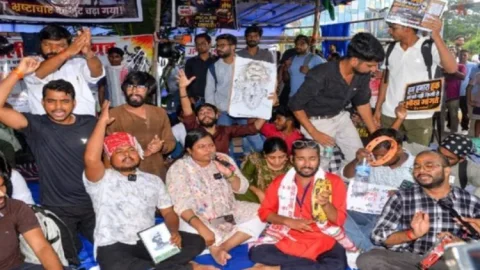 JPSC-JSSC Protest: सरकार से वार्ता के लिए 8 छात्रों का डेलिगेशन फाइनल, 13वें दिन भी आंदोलन तेज