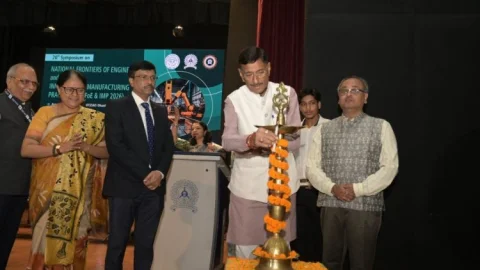 IIT-ISM धनबाद में रक्षा राज्य मंत्री संजय सेठ बोले: ‘इनोवेशन का दौर है, बदलाव का इंतजार किया तो बहुत देर हो जाएगी’