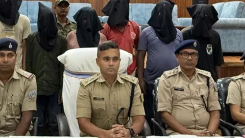 धनबाद से देशभर की ₹6 करोड़ की साइबर ठगी का कनेक्शन, पुलिस ने 7 क्रिमिनलों को किया गिरफ्तार