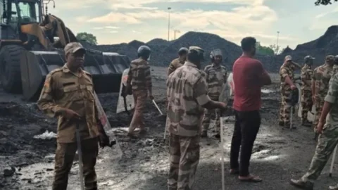 पाथरडीह कोलवाशरी में वर्चस्व की जंग, दो गुट भिड़े तो मचा रणक्षेत्र; दर्जनों घायल, 3 गाड़ियों में तोड़फोड़