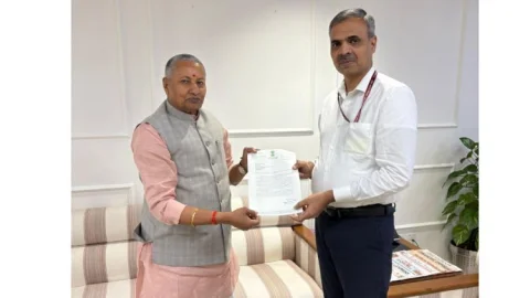 चतरा में जलजमाव से मिलेगी राहत! ड्रेनेज सिस्टम के लिए सांसद कालीचरण सिंह ने दिल्ली में की बड़ी पहल