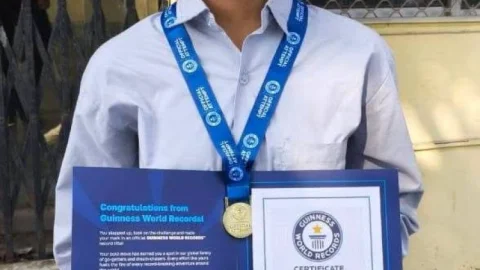 आन्या ने रचा विश्व रिकॉर्ड, गीता के 6 अध्यायों का सस्वर पाठ कर Guinness World Records में दर्ज कराया नाम